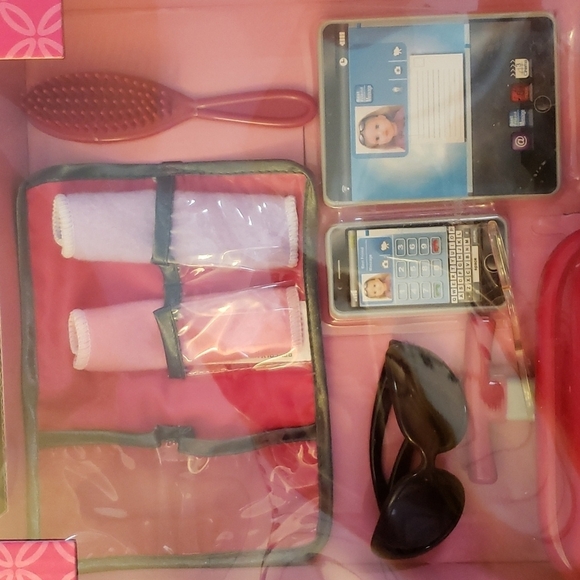 Beverly Hills Doll Collection for an 18 Inch Doll 16 Piece Accessories Set - Picture 2 of 6